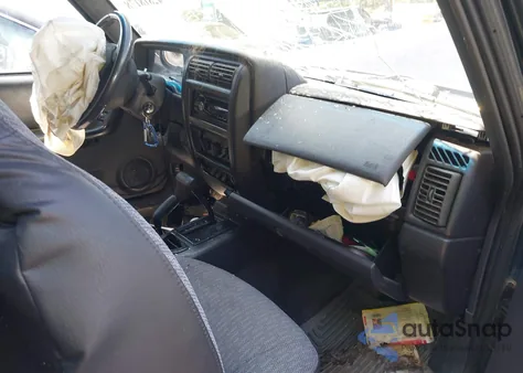 2000 Jeep Cherokee Sport from USA, damaged, VIN 1J4FF48S7YL120307